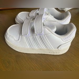 👟 NWT ADIDAS BREAKNET KIDS 9